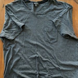 Men's casual v-neck tee